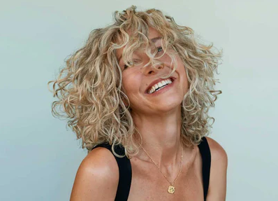 ¿Debo hacerme rubia sí tengo canas?