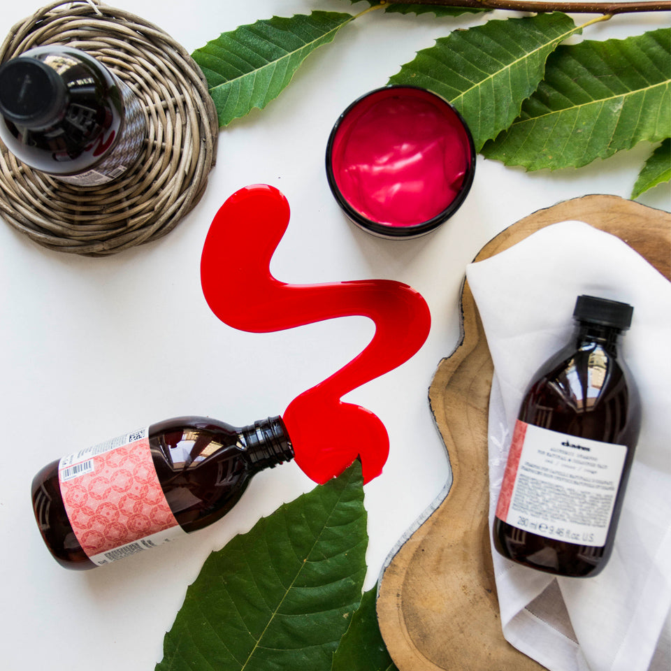 Davines ALCHEMIC Conditioner Rojo - Crema acondicionadora con color, ideal para intensificar los tonos rojizos en el cabello.
