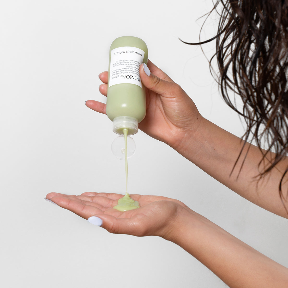 Davines MOMO Hair Potion - Crema hidratante universal para cabello seco o deshidratado.