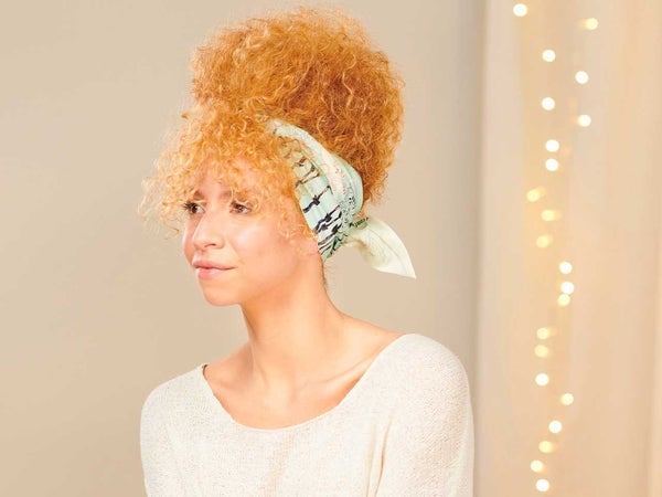 Peinado: Cabello rizado + Bandana