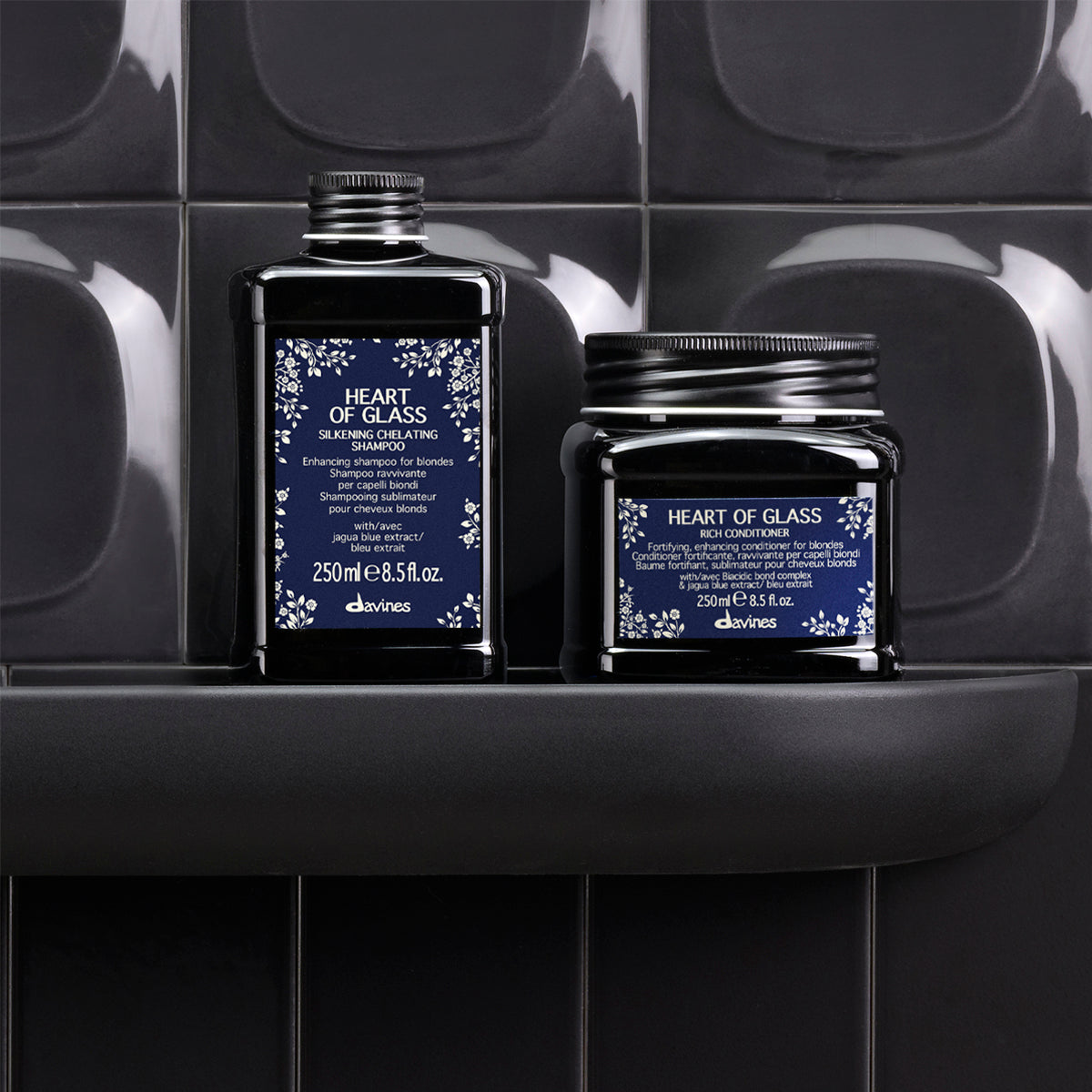 Translation missing: es.products.general.vendor: THERE MUST BE AN ANGEL HEART OF GLASS Rich Conditioner <p>Acondicionador fortificante e intensificador para cabellos rubios naturales o tratados.</p>-NOBADGE
