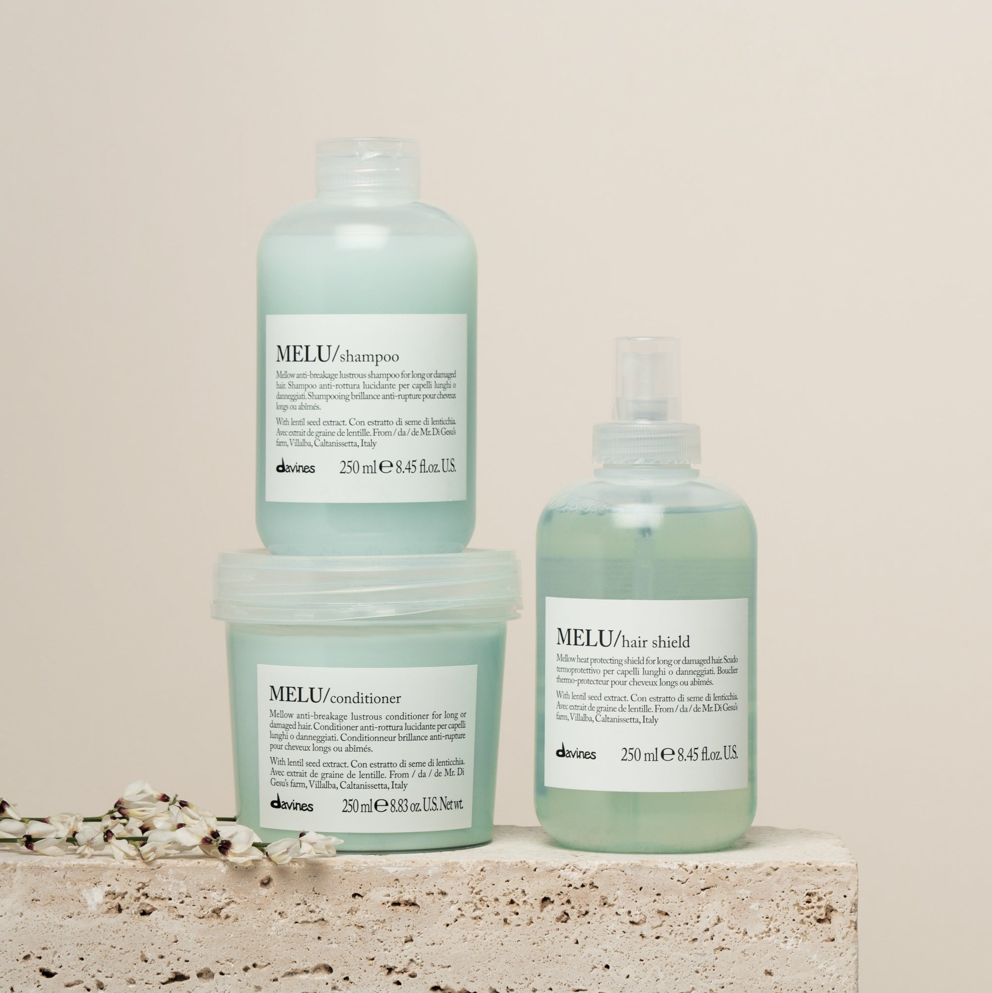 
Davines MELU Shampoo - Shampoo anti-quiebre que aporta elasticidad y brillo para cabello largo o dañado.