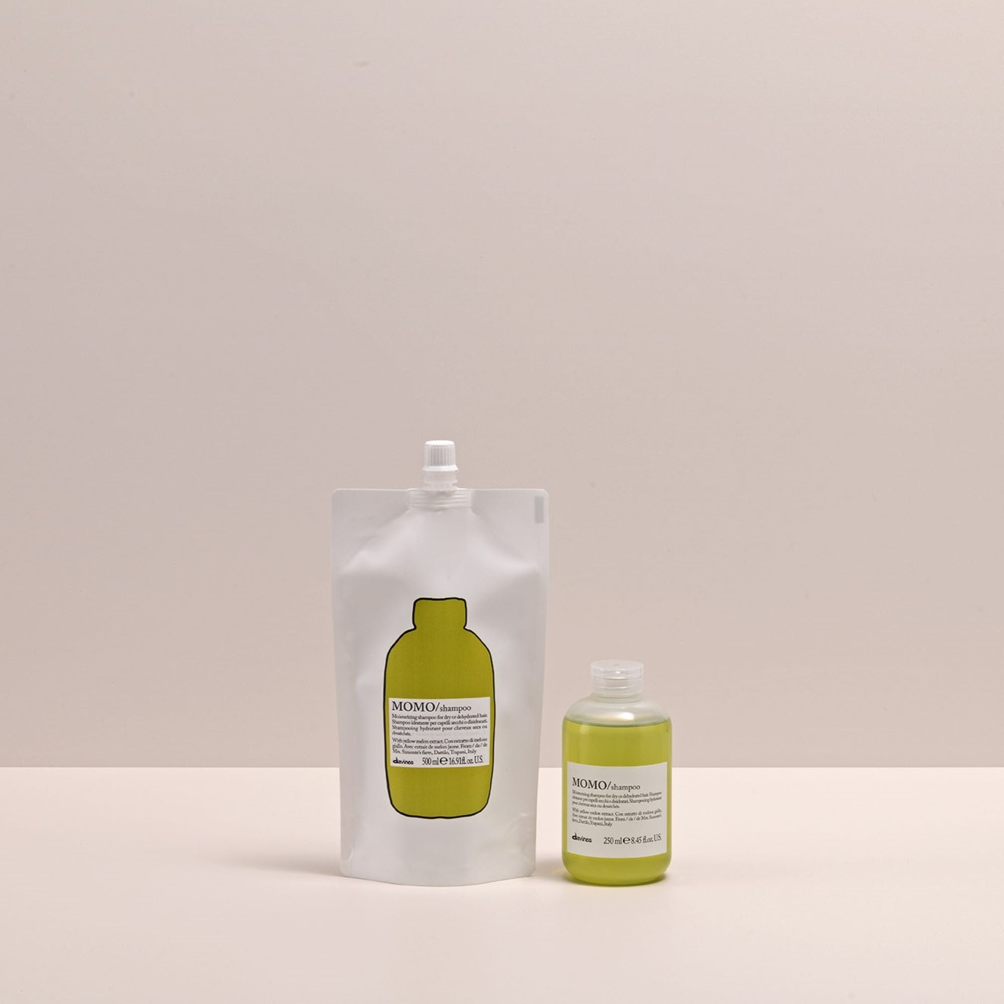 
Davines MOMO Shampoo Refill - Shampoo hidratante para cabello seco o deshidratado.