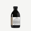 ALCHEMIC Shampoo Chocolate Shampoo con color, ideal para intensificar los tonos castaños oscuros o negros en el cabello. 280 ml  Davines
